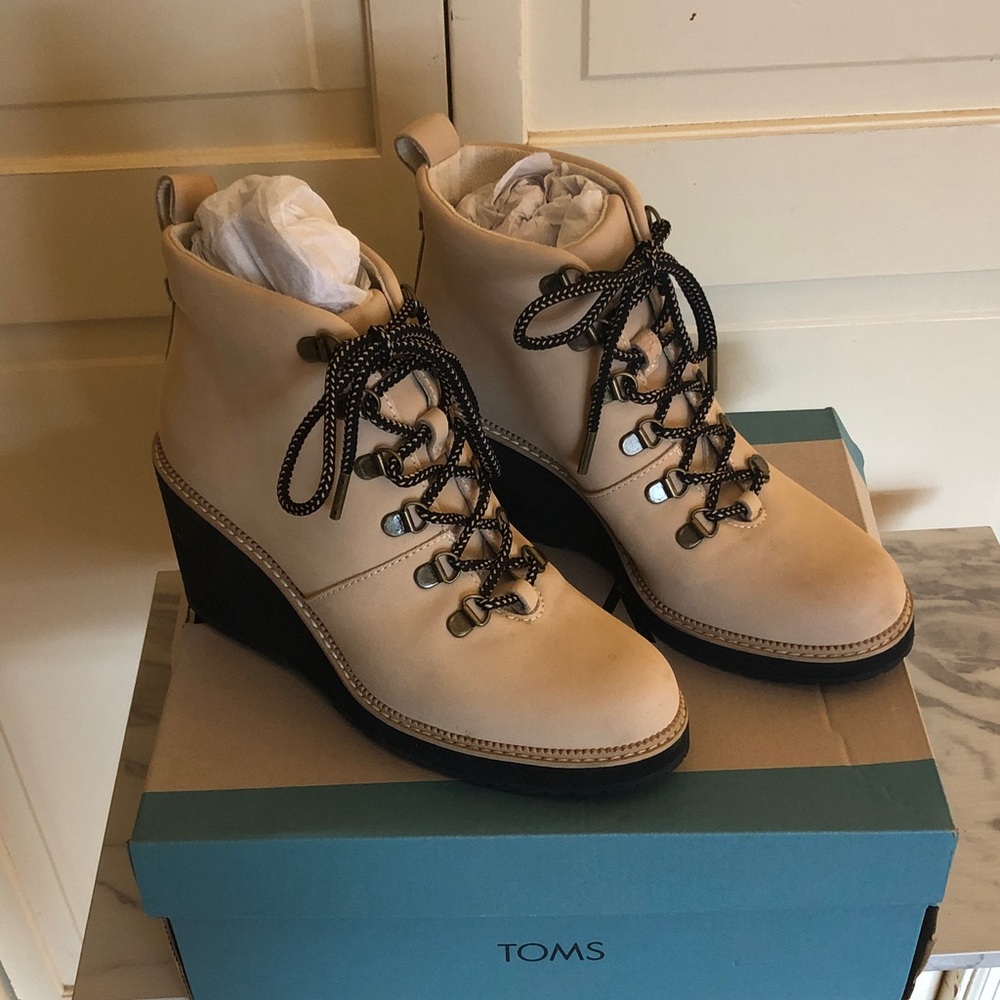 TOMS Women's Cream Lace Up Wedge Boots